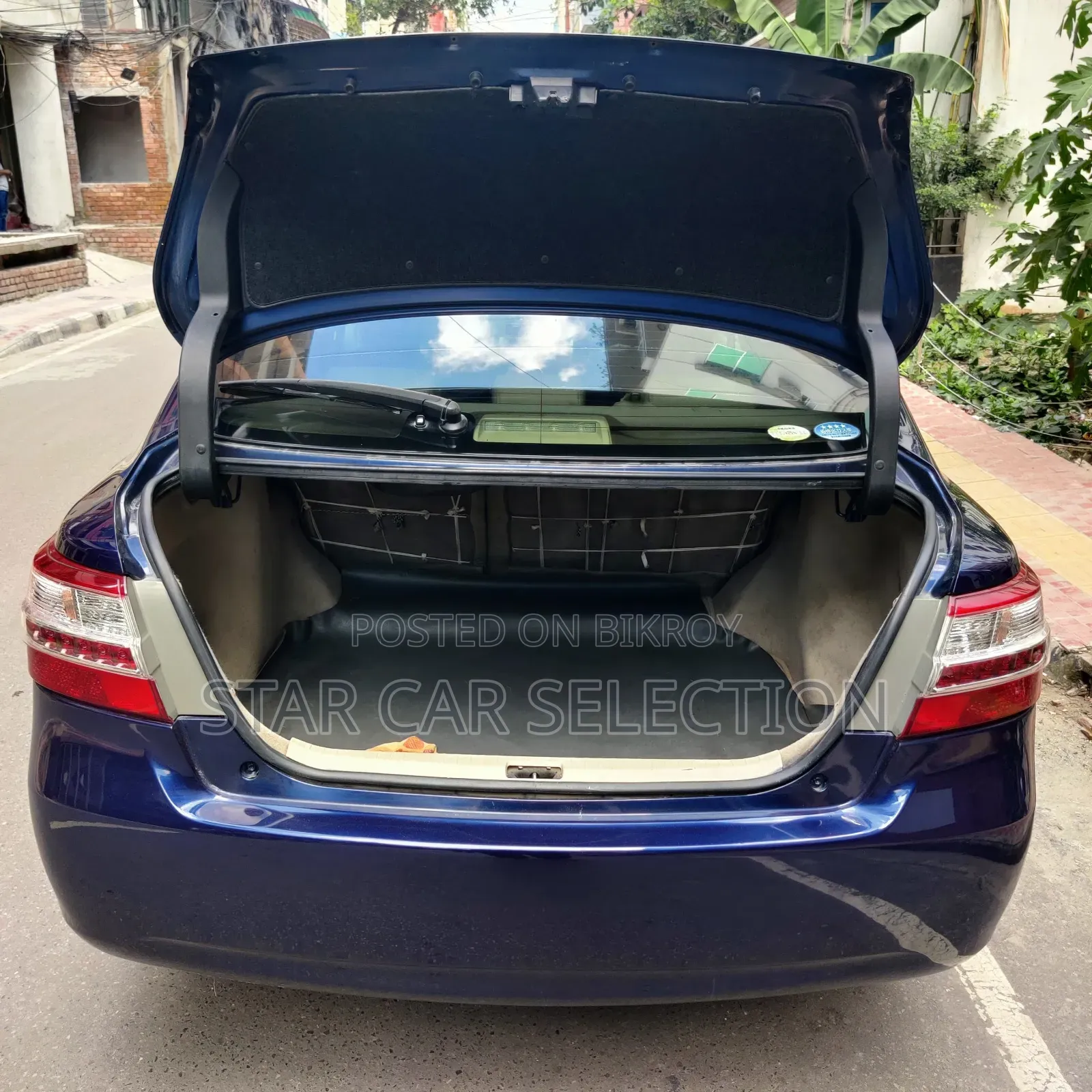 টয়োটা প্রিমিও ২০১২ ব্লু