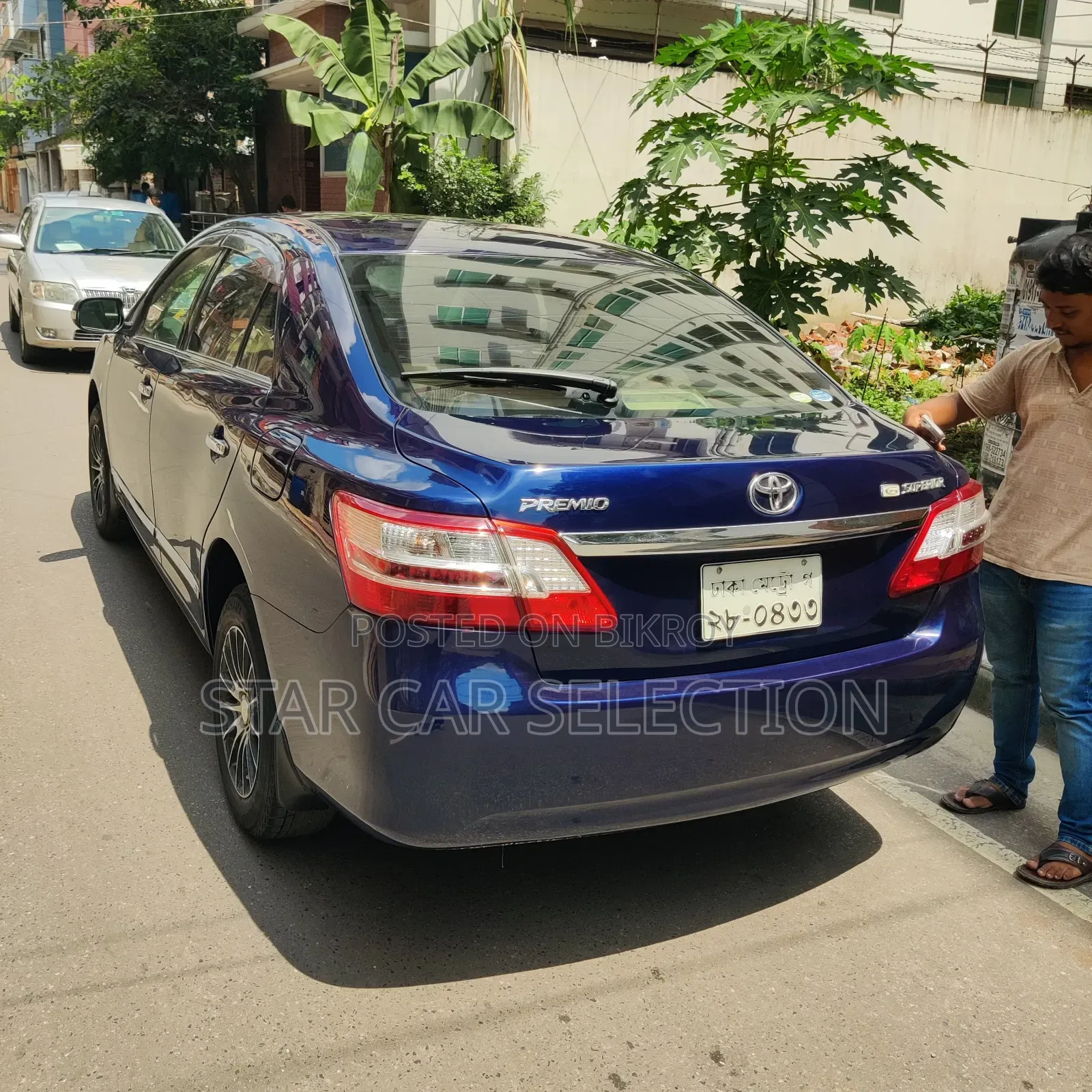 টয়োটা প্রিমিও ২০১২ ব্লু