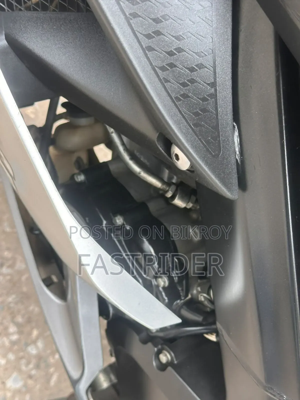 Yamaha R15 V3 2021 Gray