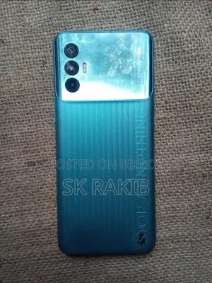 টেকনো স্পার্ক ৮ প্রো ৬৪ জিবি সিলভার