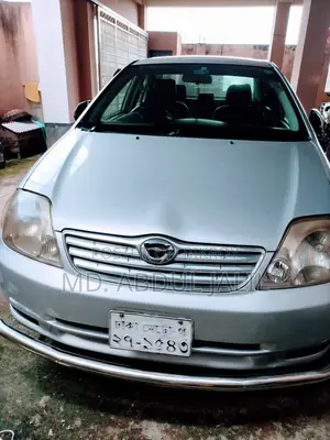 টয়োটা করোল্লা ২০০৪ সিলভার