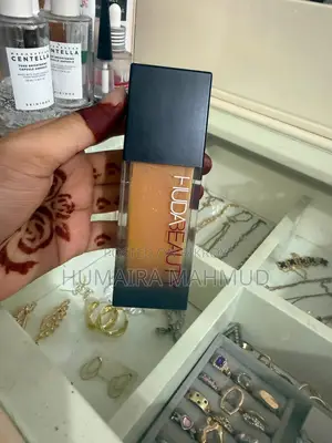 Huda Beauty FauxFilter Luminous Matte Foundation – Shade Amaretti 310G