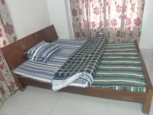 কানাডিয়ান ওকের ব্যবহৃত খাট বিক্রি হবে