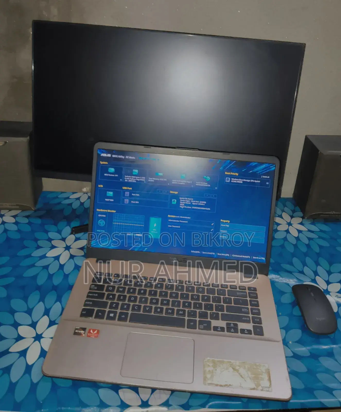 Laptop ASUS Vivobook 15 8GB AMD Ryzen 5 HDD 256GB