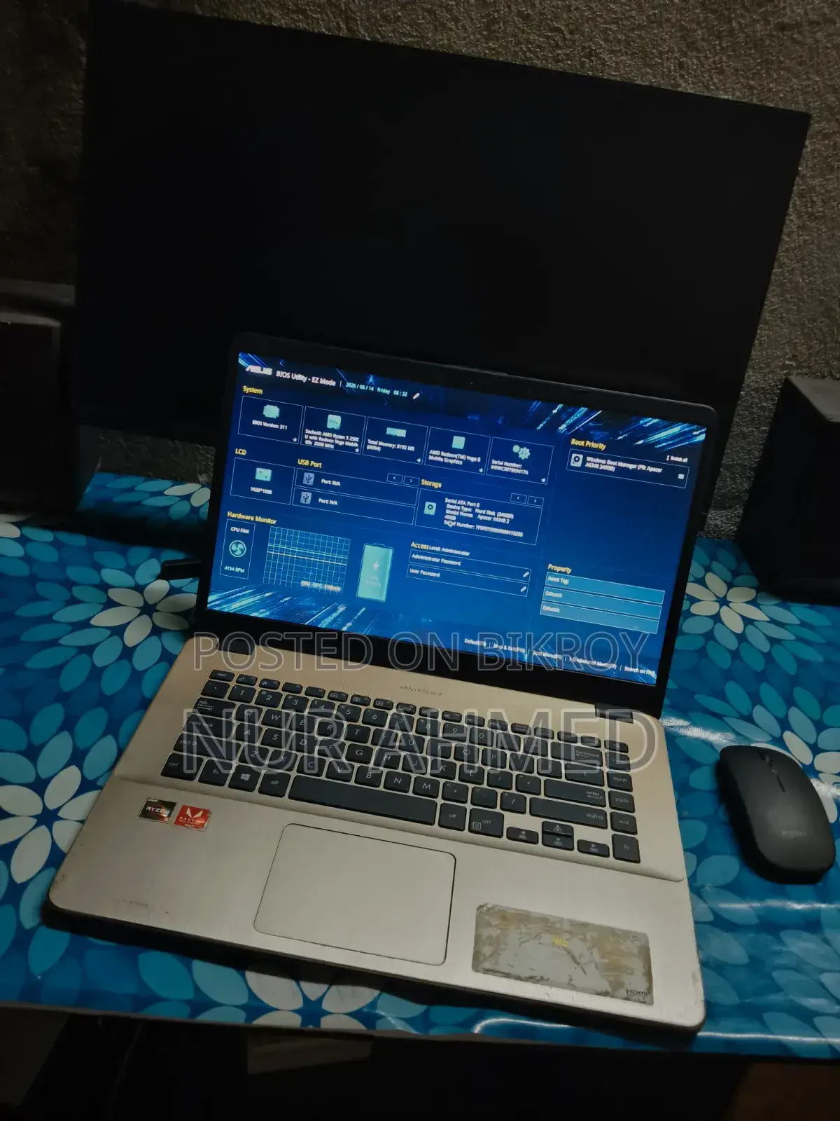Laptop ASUS Vivobook 15 8GB AMD Ryzen 5 HDD 256GB