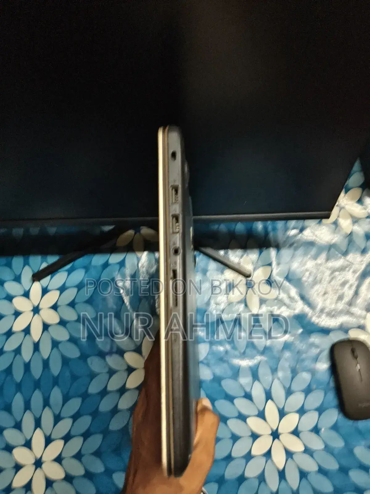 Laptop ASUS Vivobook 15 8GB AMD Ryzen 5 HDD 256GB