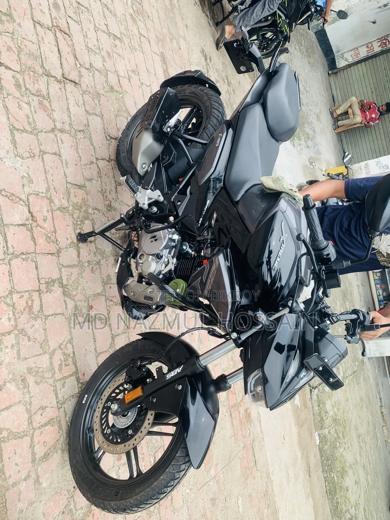 Hero Xtreme 125R 2025 Black