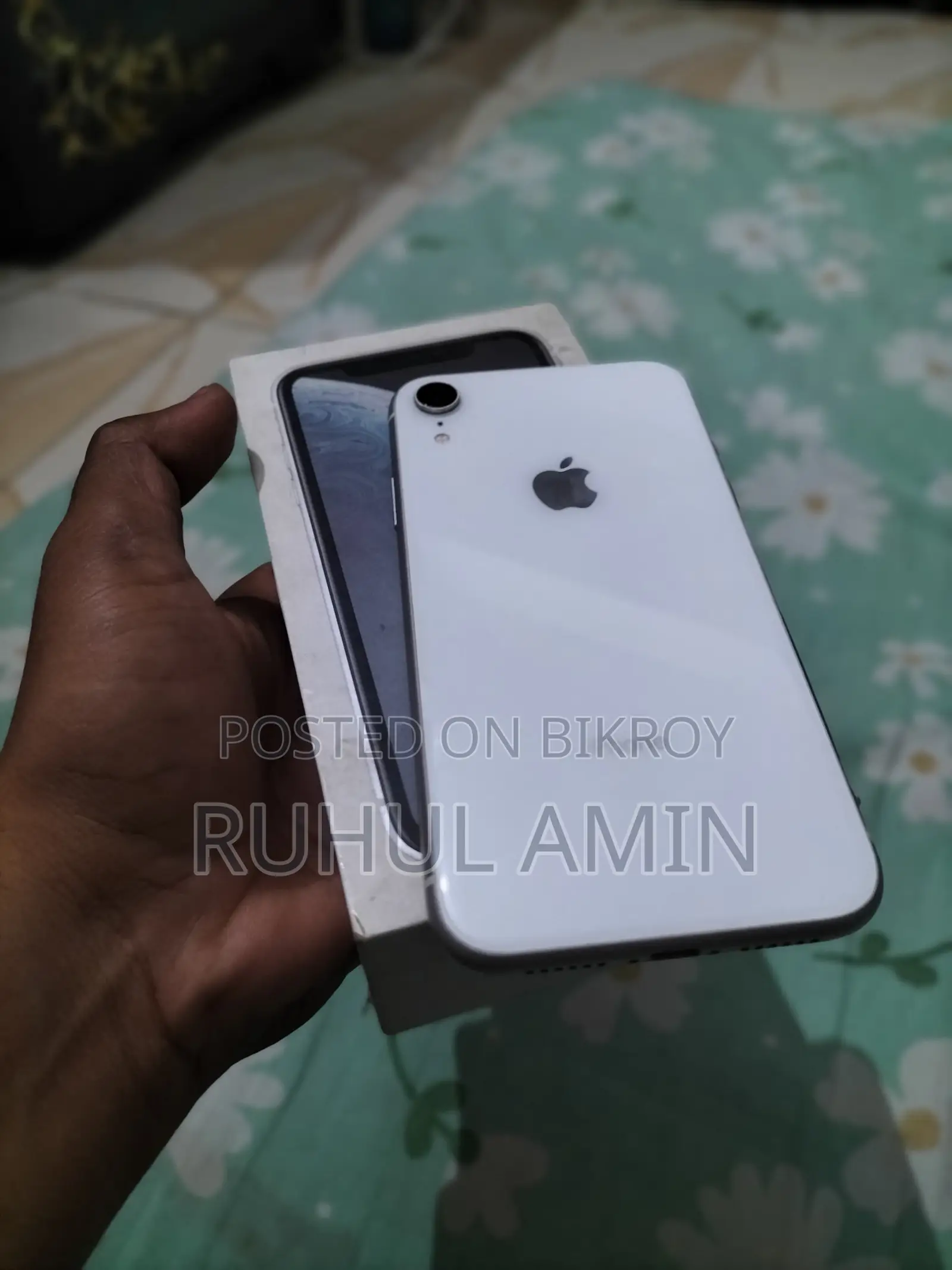 Apple iPhone XR 64 GB White