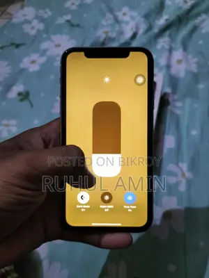 Apple iPhone XR 64 GB White