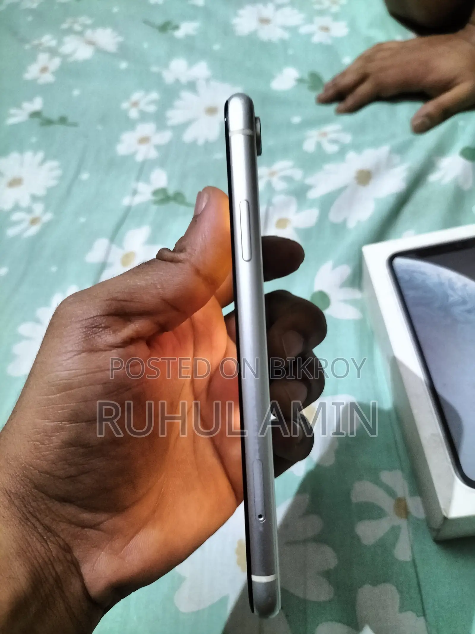 Apple iPhone XR 64 GB White