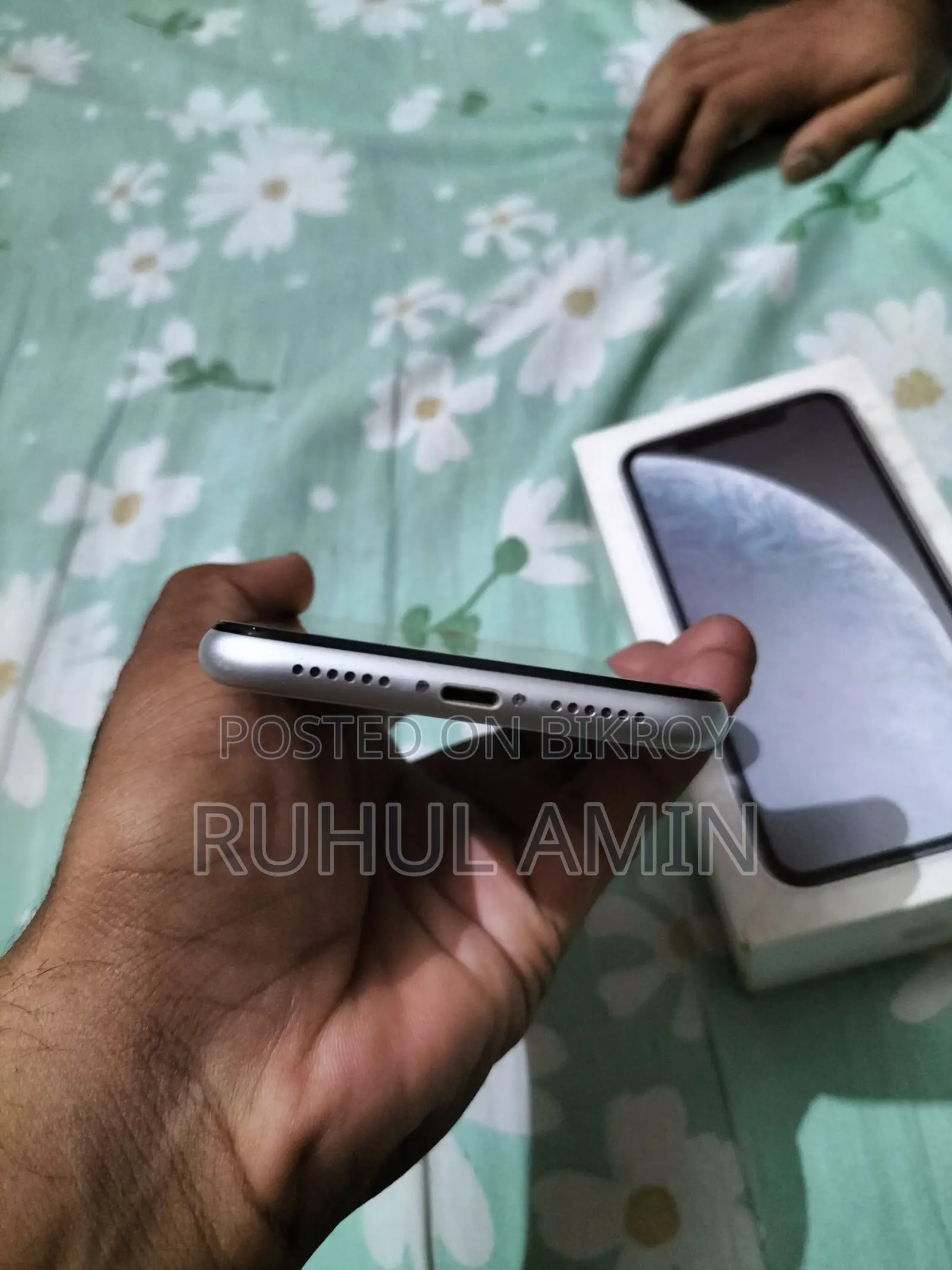 Apple iPhone XR 64 GB White