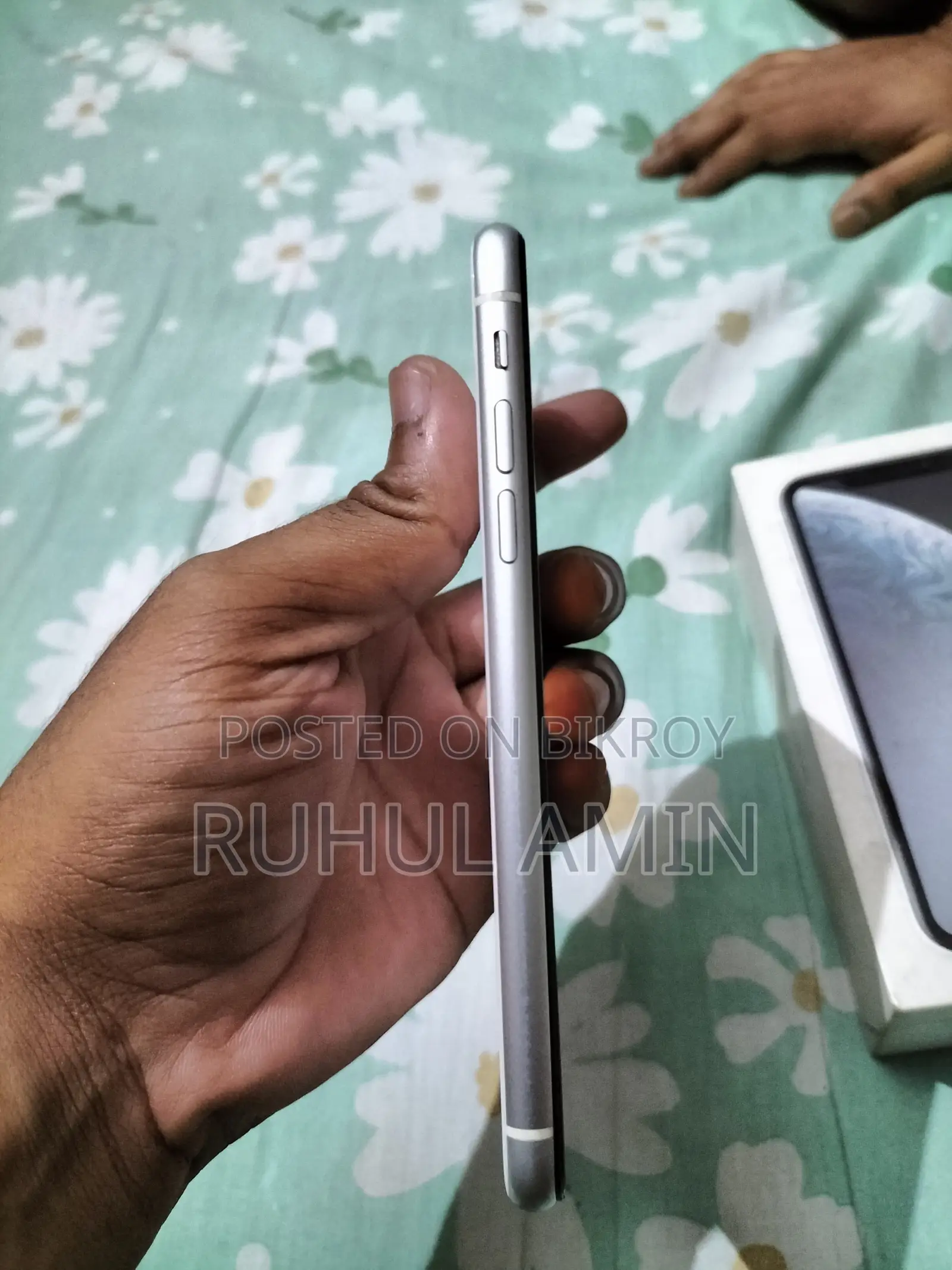 Apple iPhone XR 64 GB White