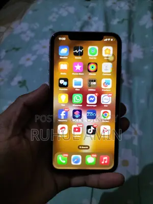 Apple iPhone XR 64 GB White