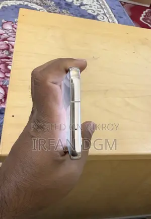 স্যামসাং গ্যালাক্সি এস২৩ ১২৮ জিবি সাদা