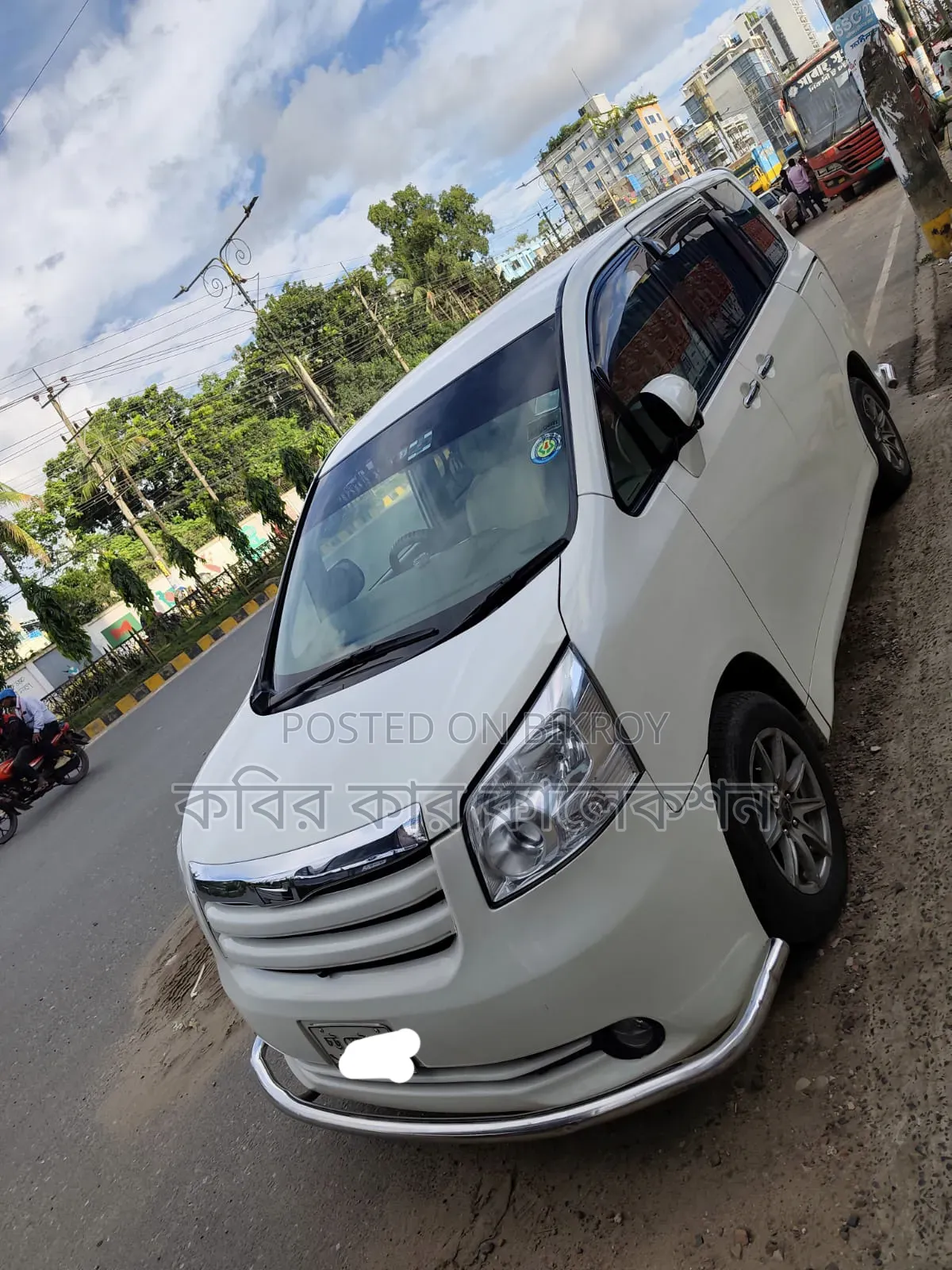 টয়োটা নোয়া ২০১০ পার্ল
