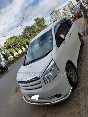 টয়োটা নোয়া ২০১০ পার্ল