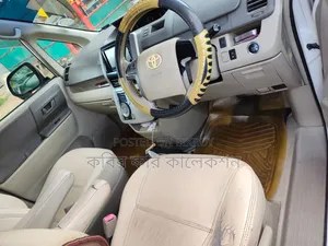 টয়োটা নোয়া ২০১০ পার্ল