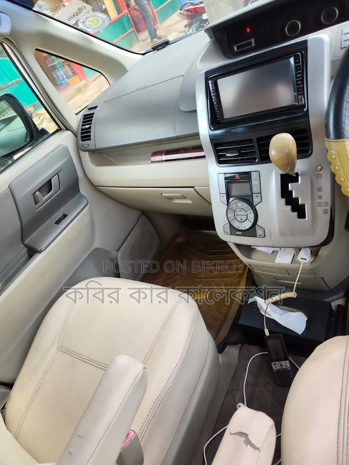 টয়োটা নোয়া ২০১০ পার্ল