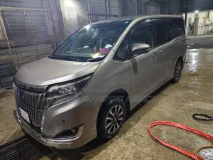Toyota Esquire 1.8 Front-Wheel Drive Hybrid (7 Seater) 2017 Brown