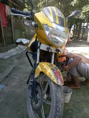 টিভিএস আপাচি ১৮০ আরটিআর ২০১২ হলুদ