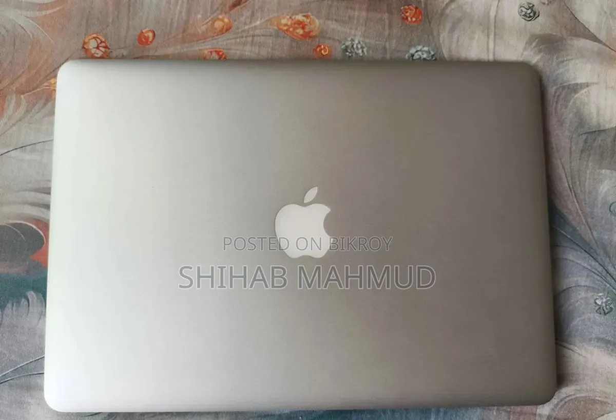 ল্যাপটপ অ্যাপল ম্যাকবুক এয়ার ৪জিবি ইন্টেল কোর আই৫ এসএসডি ২৫৬জিবি