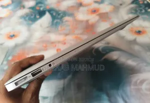 ল্যাপটপ অ্যাপল ম্যাকবুক এয়ার ৪জিবি ইন্টেল কোর আই৫ এসএসডি ২৫৬জিবি