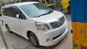 Toyota Noah 2010 White