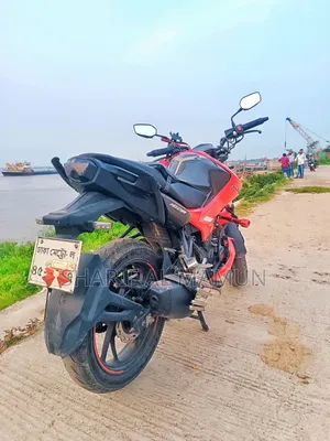 Hero Thriller 160R 2023 Red