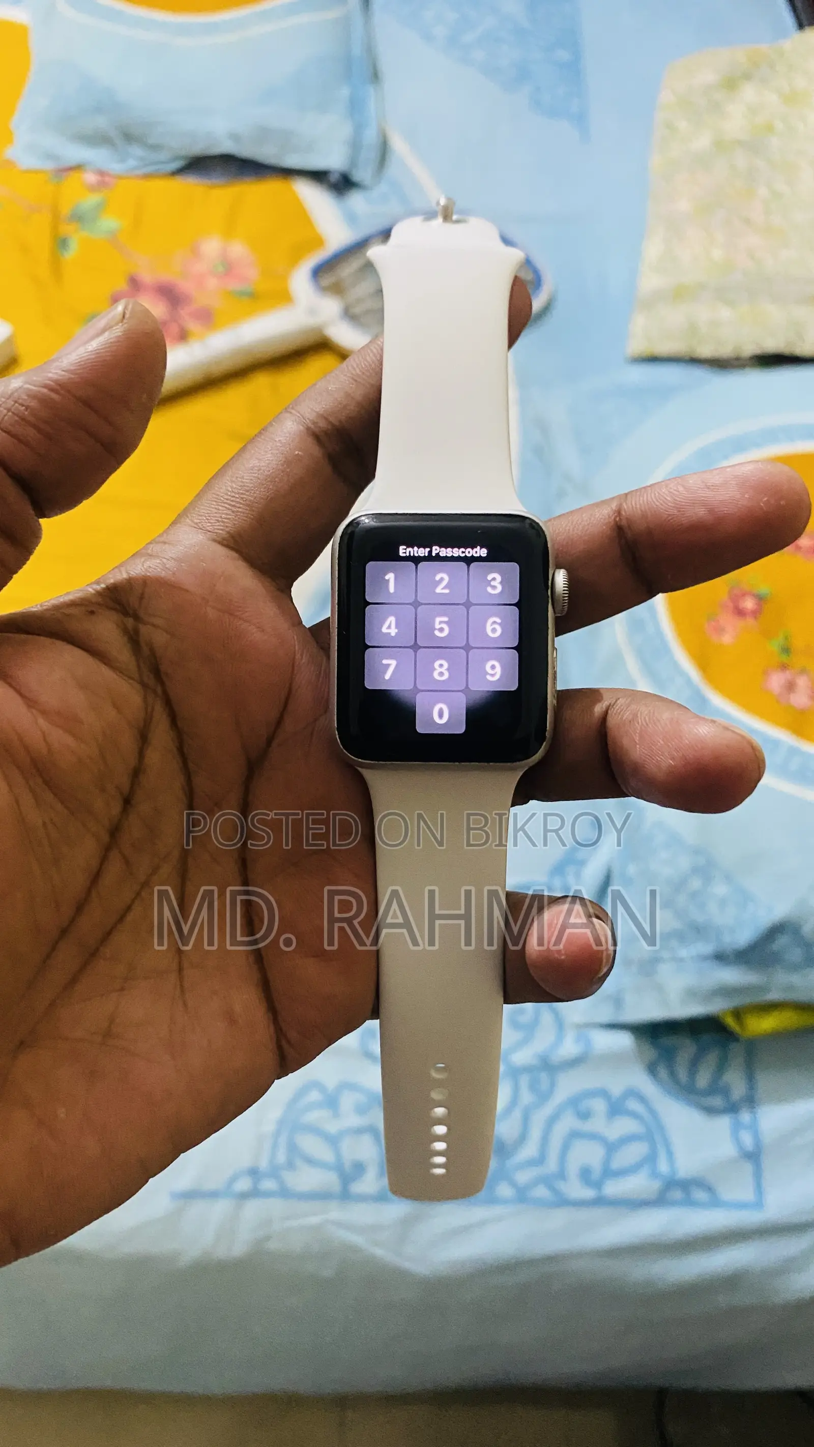 Apple Watch Series 3 (42mm Silver) Aluminum With White Sport Band GPS