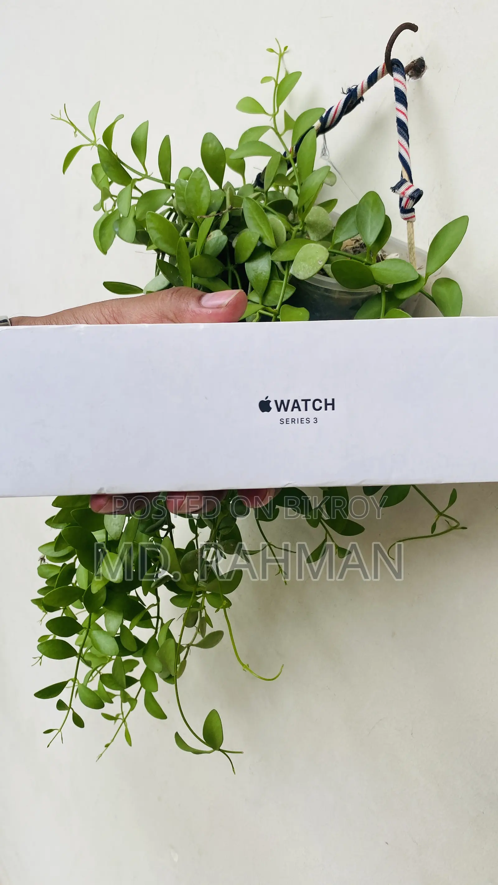 Apple Watch Series 3 (42mm Silver) Aluminum With White Sport Band GPS