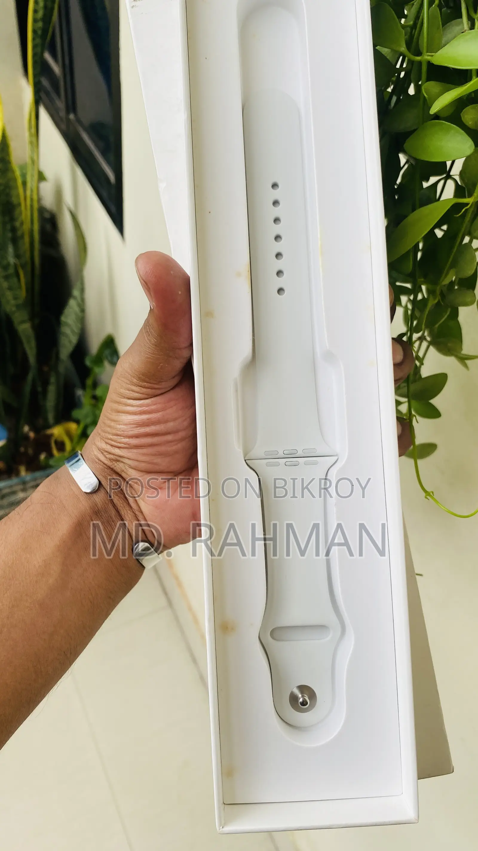 Apple Watch Series 3 (42mm Silver) Aluminum With White Sport Band GPS