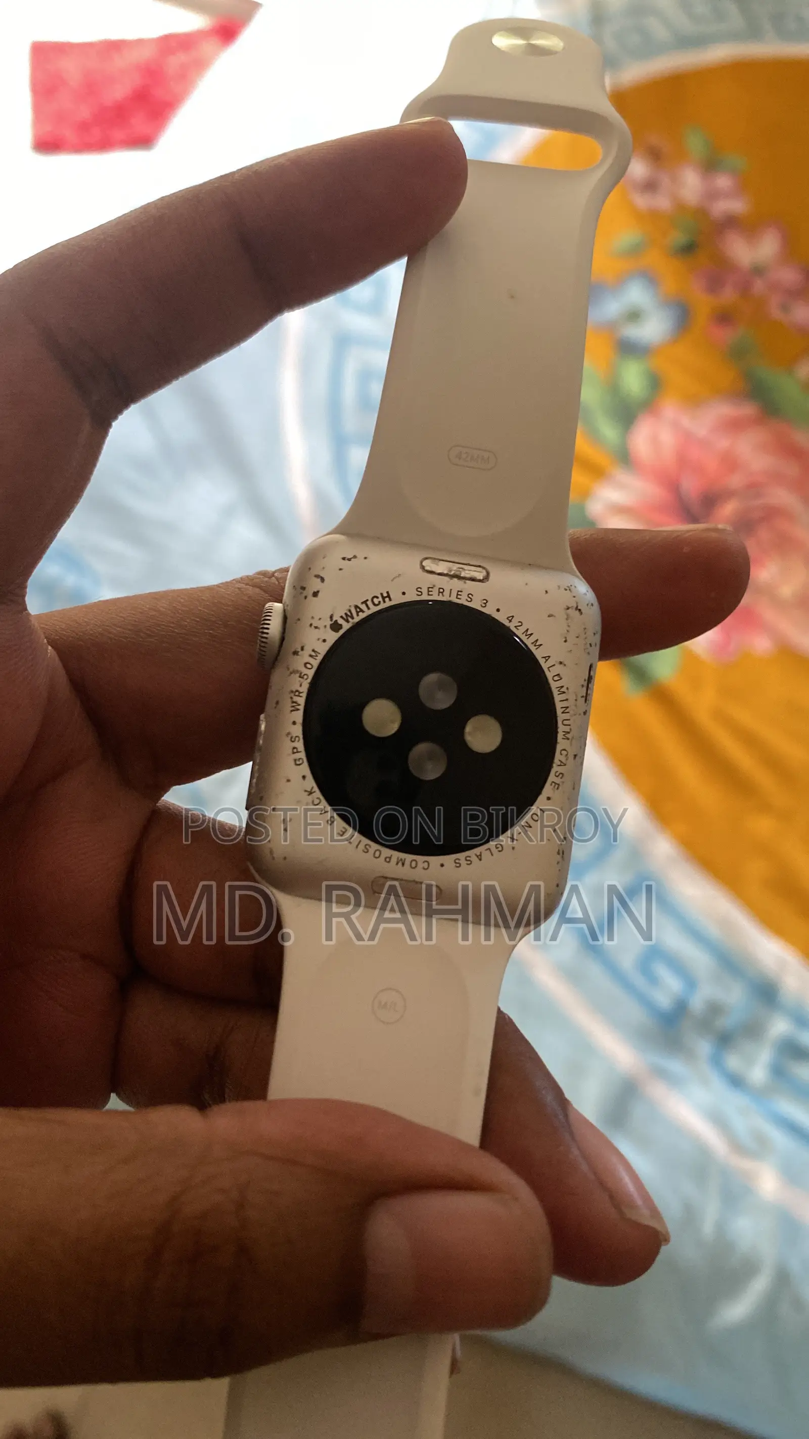 Apple Watch Series 3 (42mm Silver) Aluminum With White Sport Band GPS