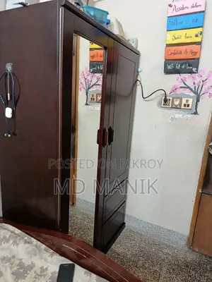 Almari/Wardrobe Fress Almari / Wardrobe With Full Mirror Drawers.