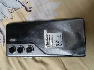 টেকনো ক্যামন ৪০ প্রো ৪জি ২৫৬ জিবি সিলভার