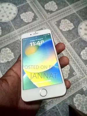 অ্যাপল আইফোন ৮ ৬৪ জিবি সাদা