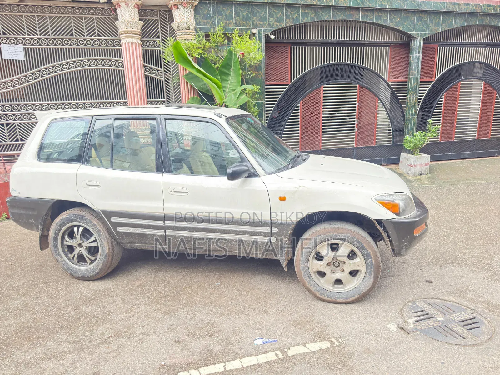 Toyota RAV4 1995 White