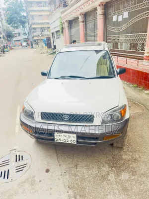 Toyota RAV4 1995 White