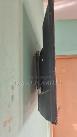 ওয়ালটন ৩২" এলইডি নন স্মার্ট টিভি (শুধু প্যানেল সমস্যা) অন্যান্য অংশ ভালো আছে