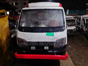 টাটা এেস ২০১৮ সাদা