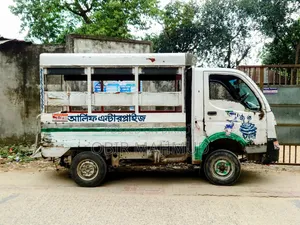 টাটা এেস ২০১৮ সাদা