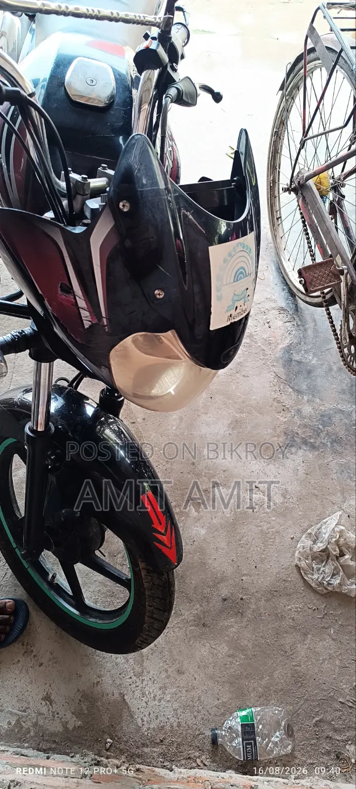 বাজাজ ডিসকভার ১০০ ২০১৫ কালো