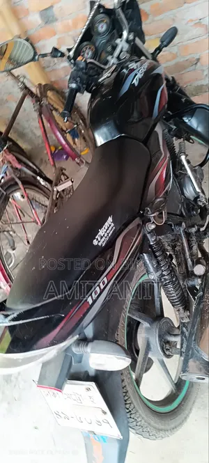 বাজাজ ডিসকভার ১০০ ২০১৫ কালো