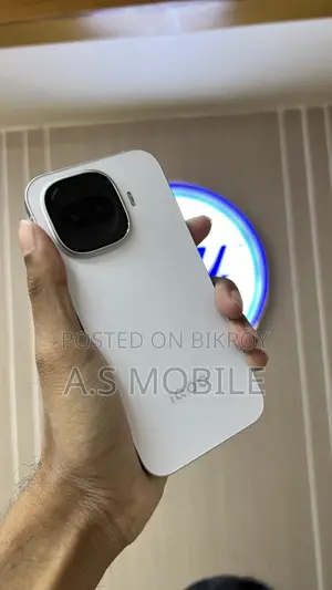 iQOO 256 GB White