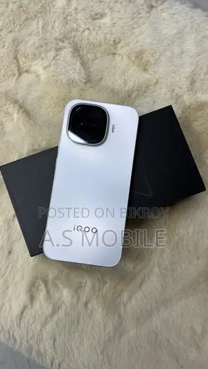 iQOO 256 GB White
