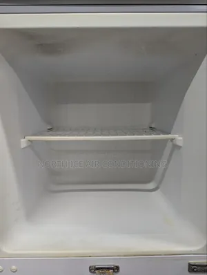 কেলন লাল রঙের ফ্রস্ট ফ্রিজ ২৫০ লিটার।