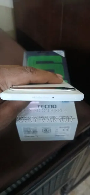 টেকনো পোভা স্লিম ৫জি ২৫৬ জিবি হোয়াইট
