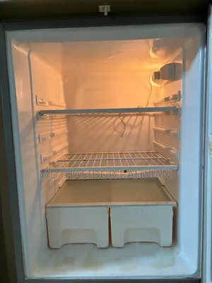 An Old but Fresh Walton Fridge Is Up for Sale