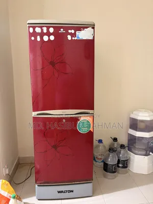 An Old but Fresh Walton Fridge Is Up for Sale