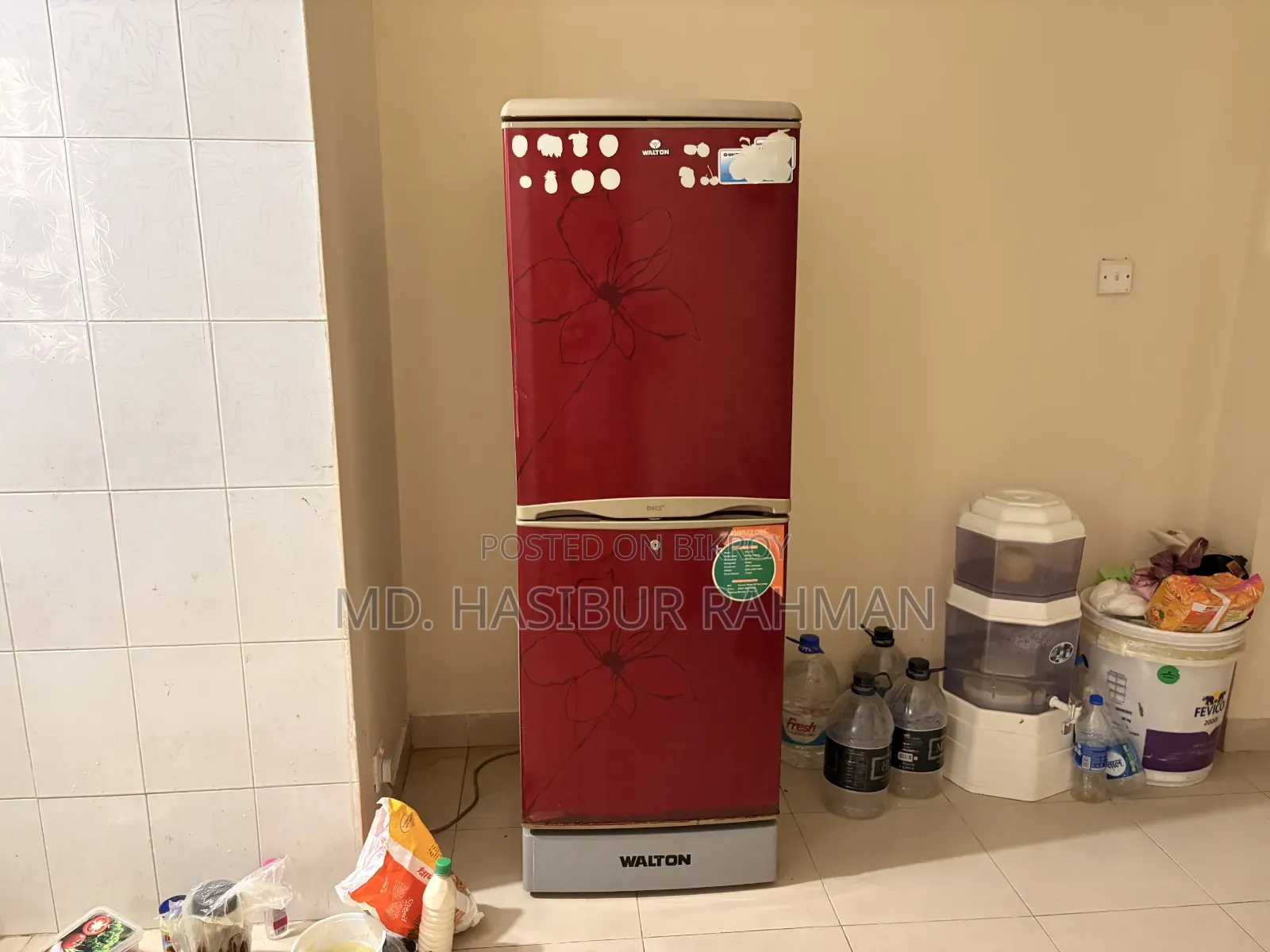 An Old but Fresh Walton Fridge Is Up for Sale