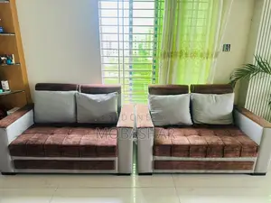 সেন্টার টেবিল এবং সোফা কভার সহ সোফা সেট